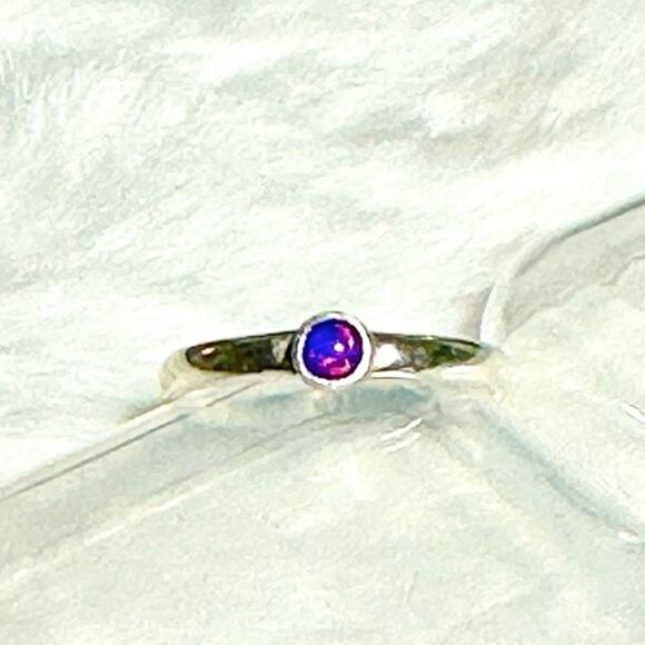 Blue Fire Opal & Sterling Silver Stacking Ring - Picture 2 of 5